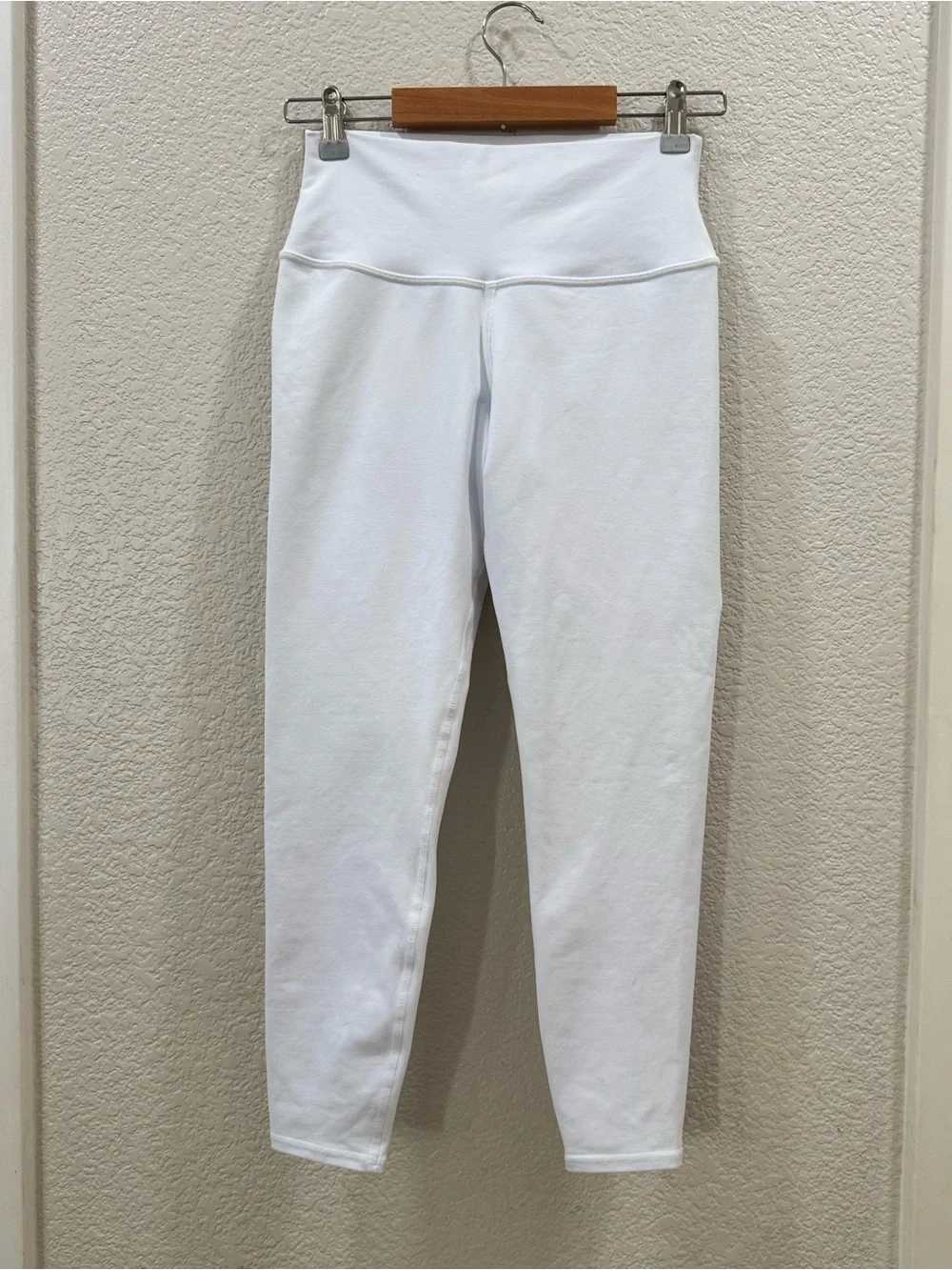 ALO Yoga classic white